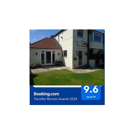 Tea In Liverpool - Private - Quiet - Ground Floor - En-Suite - Walk-In-Shower Екстериор снимка