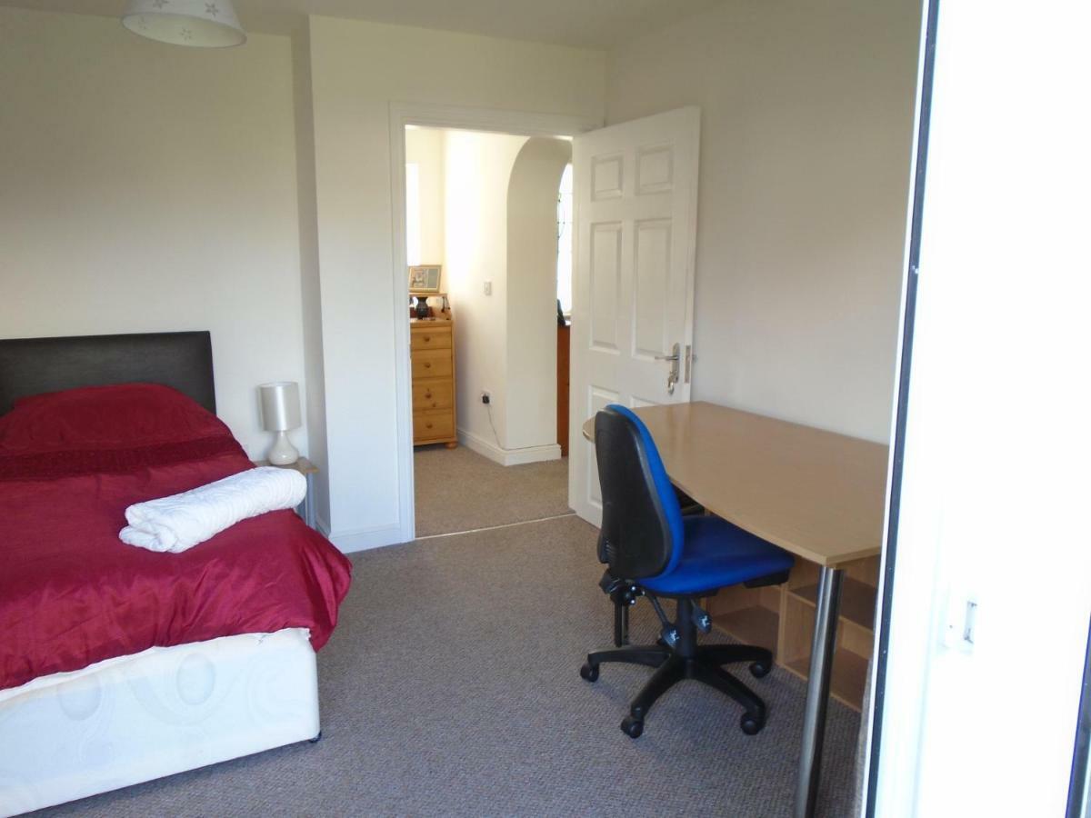 Tea In Liverpool - Private - Quiet - Ground Floor - En-Suite - Walk-In-Shower Екстериор снимка