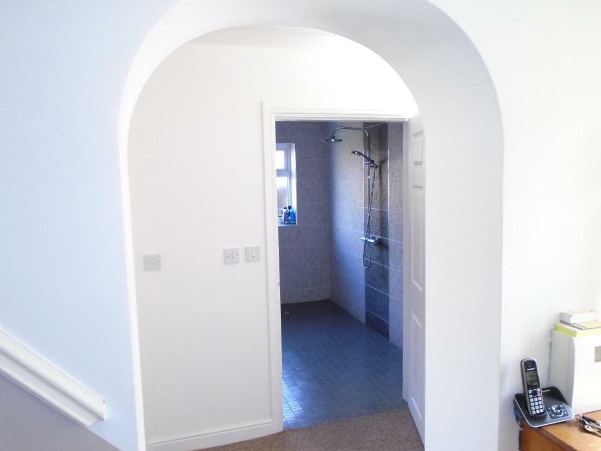 Tea In Liverpool - Private - Quiet - Ground Floor - En-Suite - Walk-In-Shower Екстериор снимка