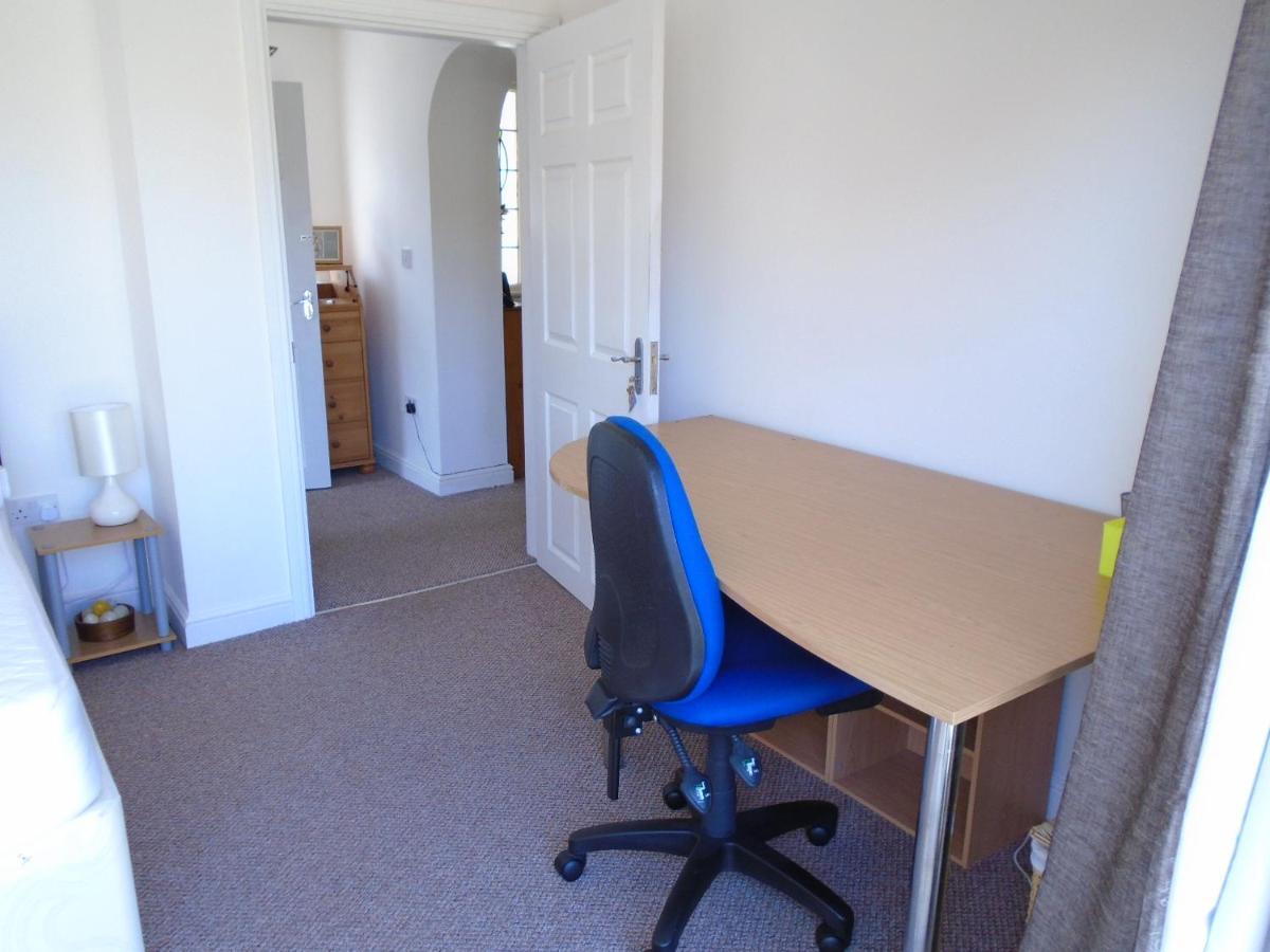 Tea In Liverpool - Private - Quiet - Ground Floor - En-Suite - Walk-In-Shower Екстериор снимка