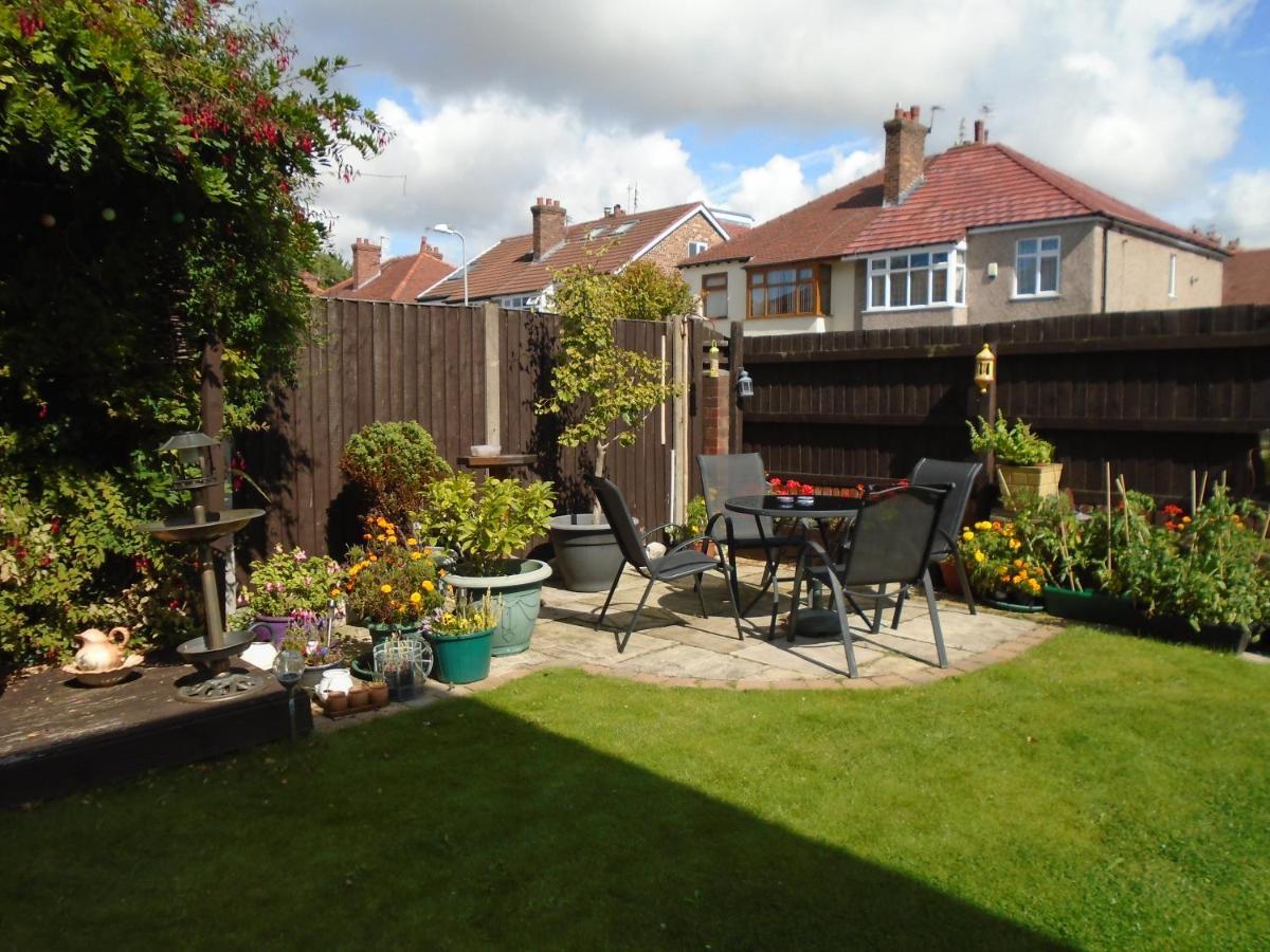 Tea In Liverpool - Private - Quiet - Ground Floor - En-Suite - Walk-In-Shower Екстериор снимка